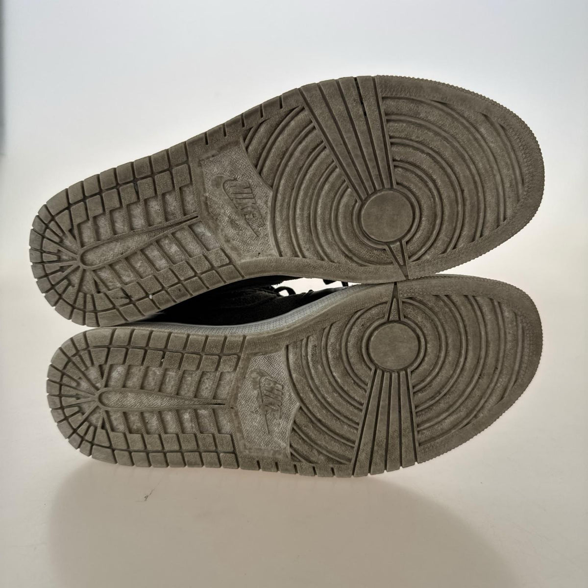 スニーカー AIR JORDAN 1 MID 27.0cm 27cm (US9 UK8 1/2 EU44) グリーン