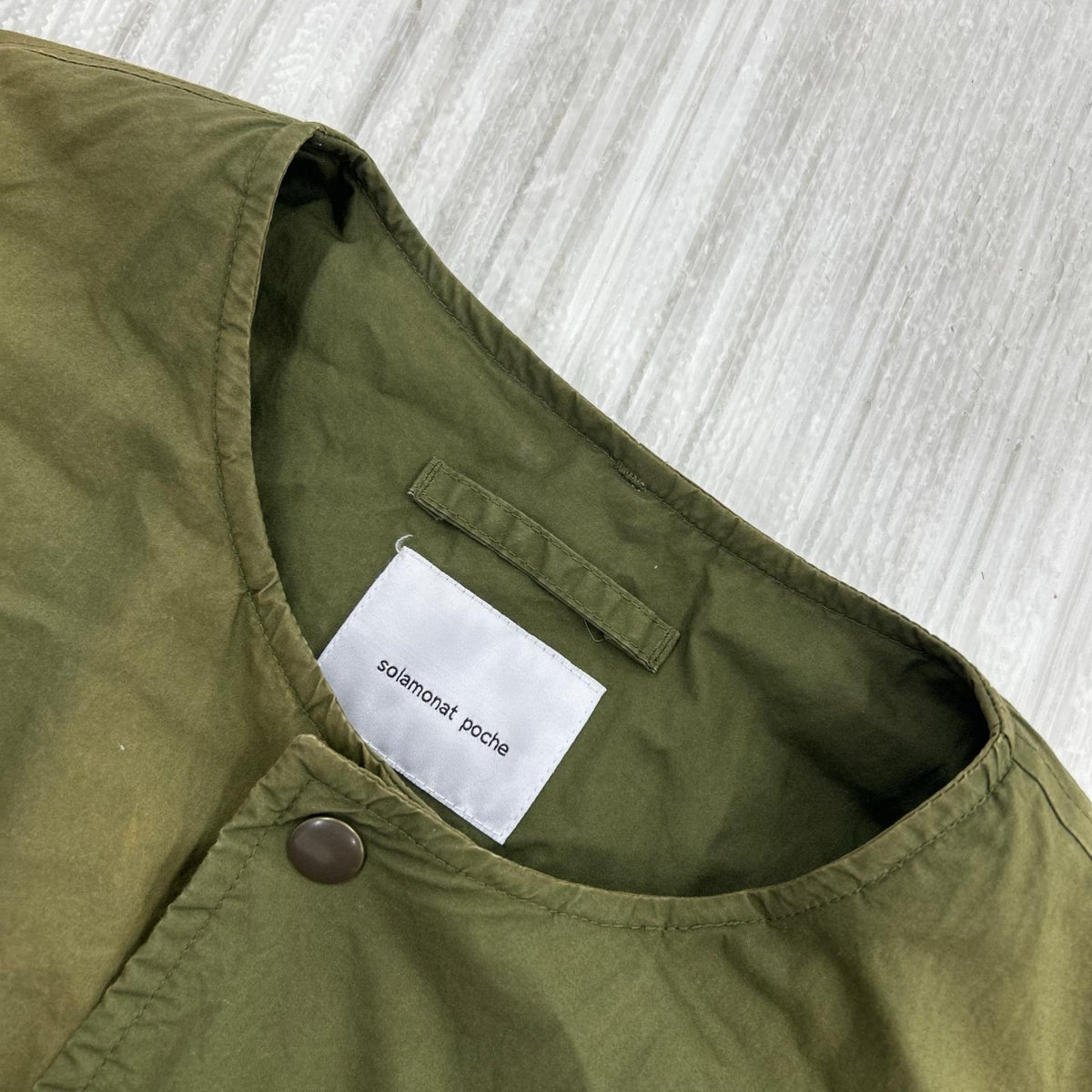 ダウンジャケット solamonat poche 2WAY中綿 ノーカラーコート カーキ