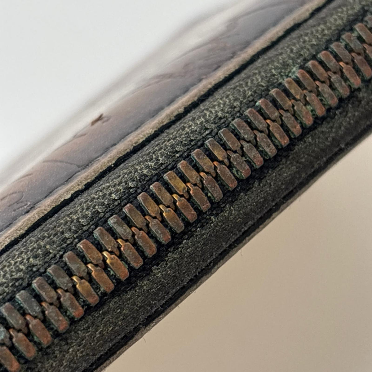 長財布 berluti ｲﾀｳﾊﾞ ｶﾘｸﾞﾗﾌｨｰ ブラウン