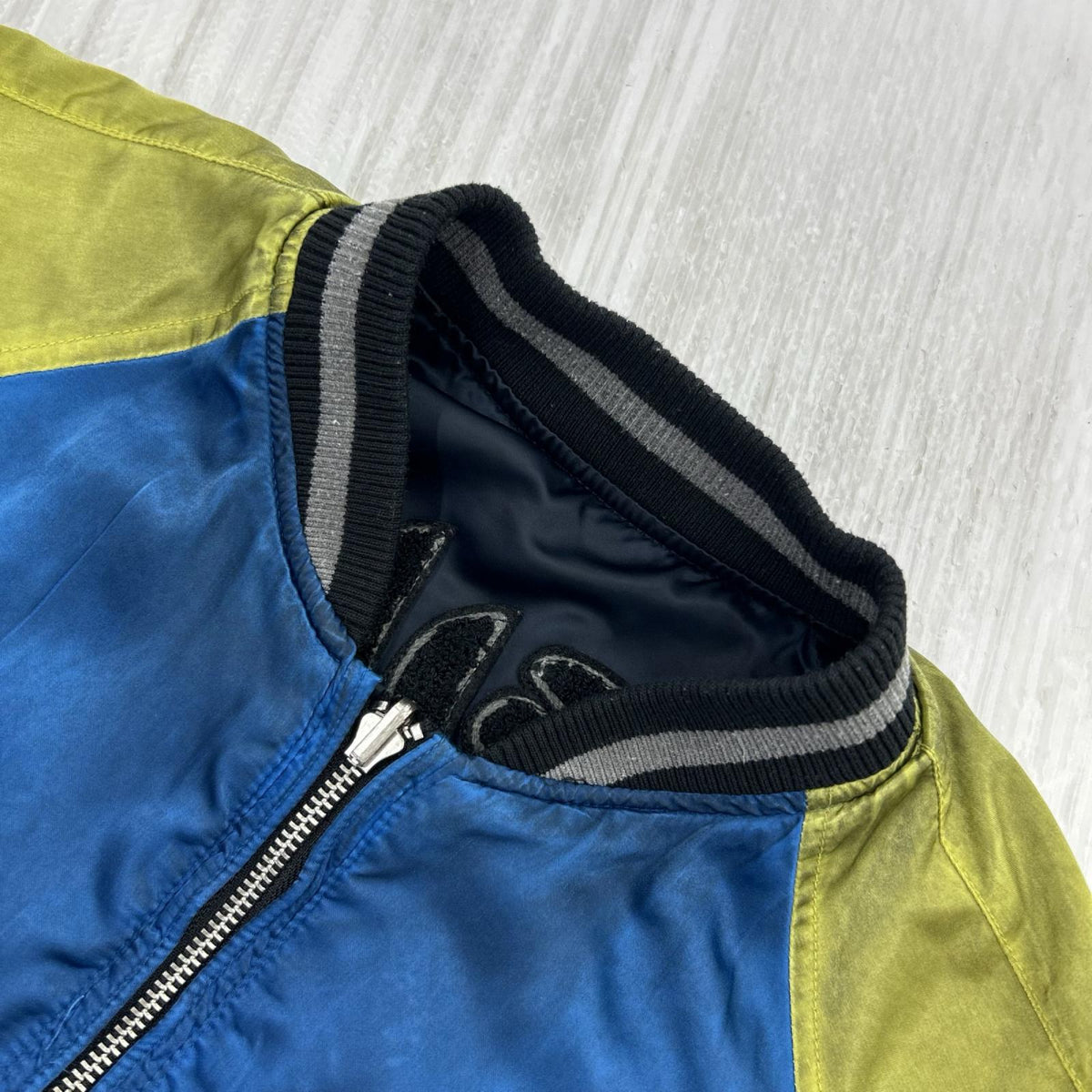 ジャケット DIESEL ﾘﾊﾞｰｼﾌﾞﾙｽｶｼﾞｬﾝ 紺 (S) S