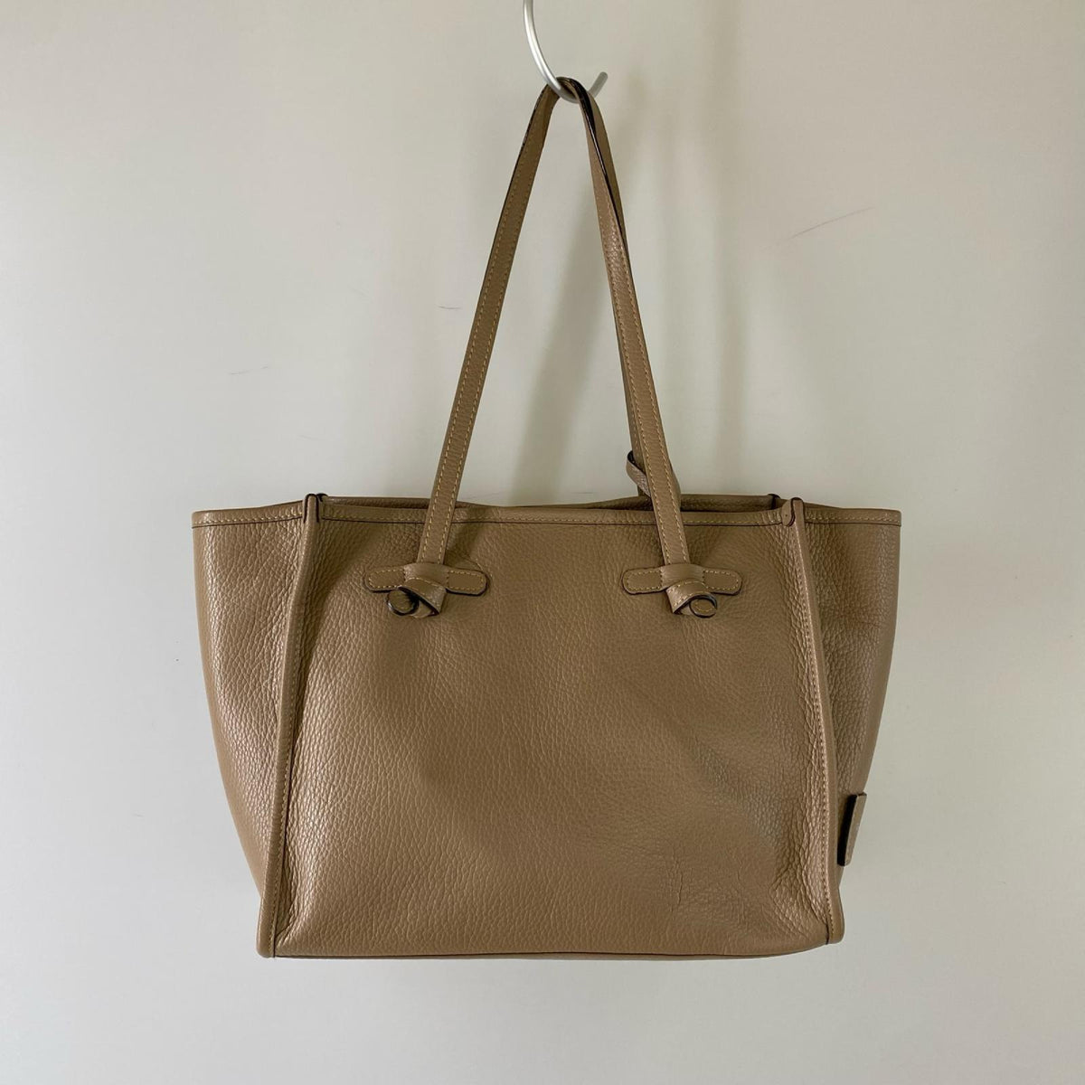 ハンドバッグ GIANNI CHIARINI/ﾍﾞｰｼﾞｭ ブラウン