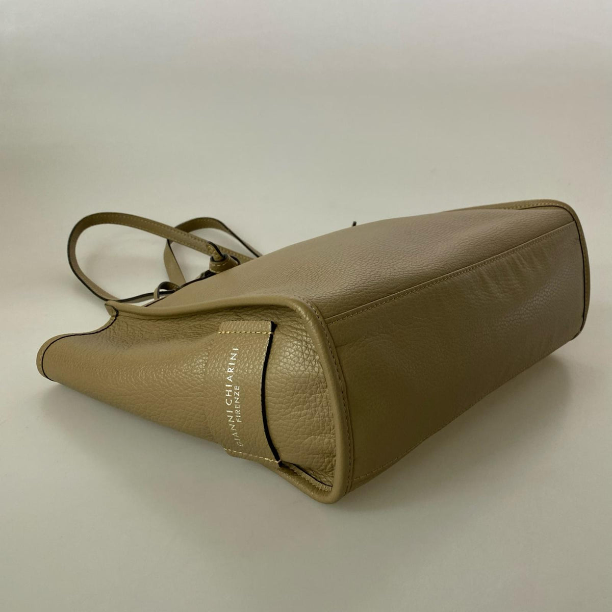 ハンドバッグ GIANNI CHIARINI/ﾍﾞｰｼﾞｭ ブラウン
