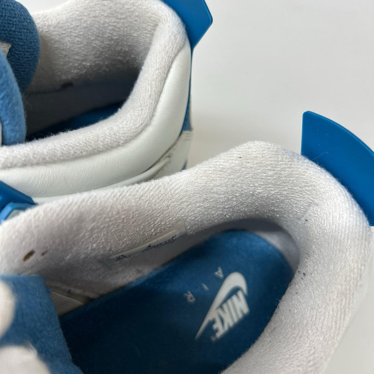スニーカー AIR JORDAN 4 RETRO "MILITARY BLUE 27.5cm (US9 1/2 UK9 EU45)