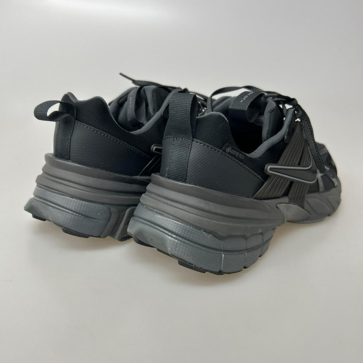 スニーカー WMNS V2K Run GORE-TEX 28cm ﾌﾞﾗｯｸ 28cm (US10 UK9 1/2 EU46) ブラック