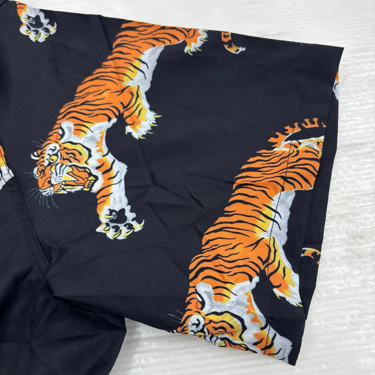 半袖シャツ ﾀｲｶﾞｰ刺繍開襟ｼｬﾂ 黒 ブラック