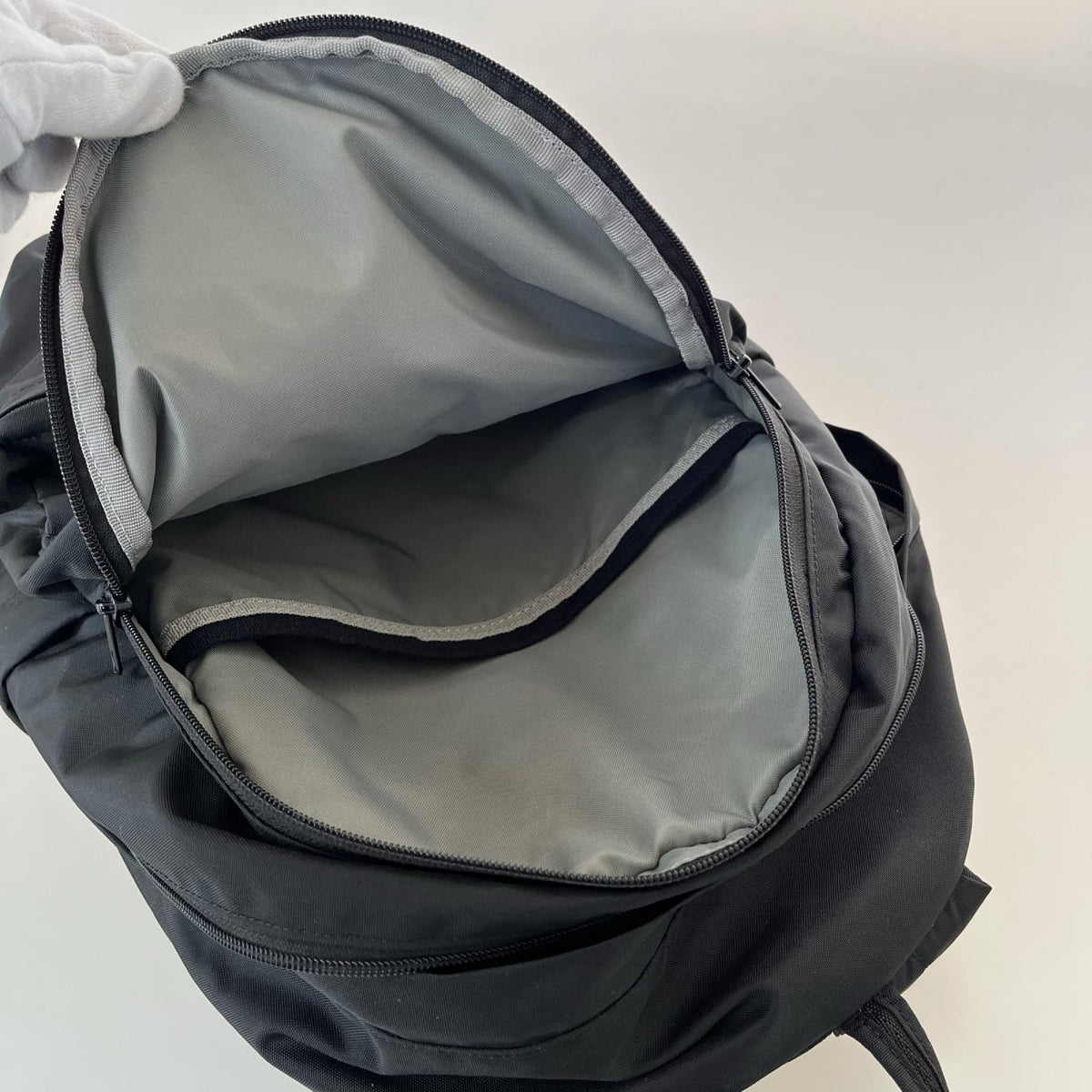 リュック・デイパック M daypack ブラック
