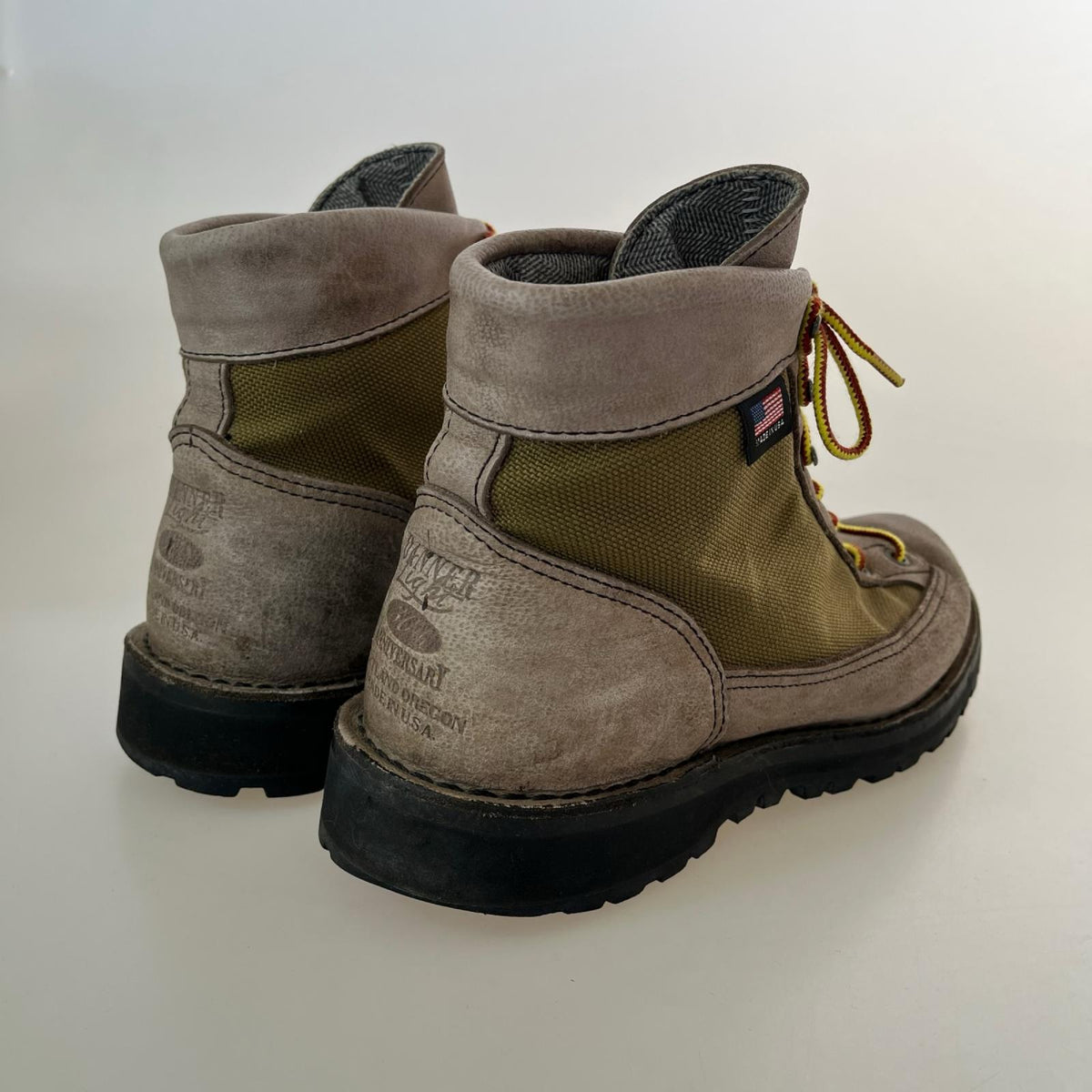 ブーツ ﾄﾚｯｷﾝｸﾞﾌﾞｰﾂ 30th アニバーサリー GORE-TEX　25.5cm カーキ