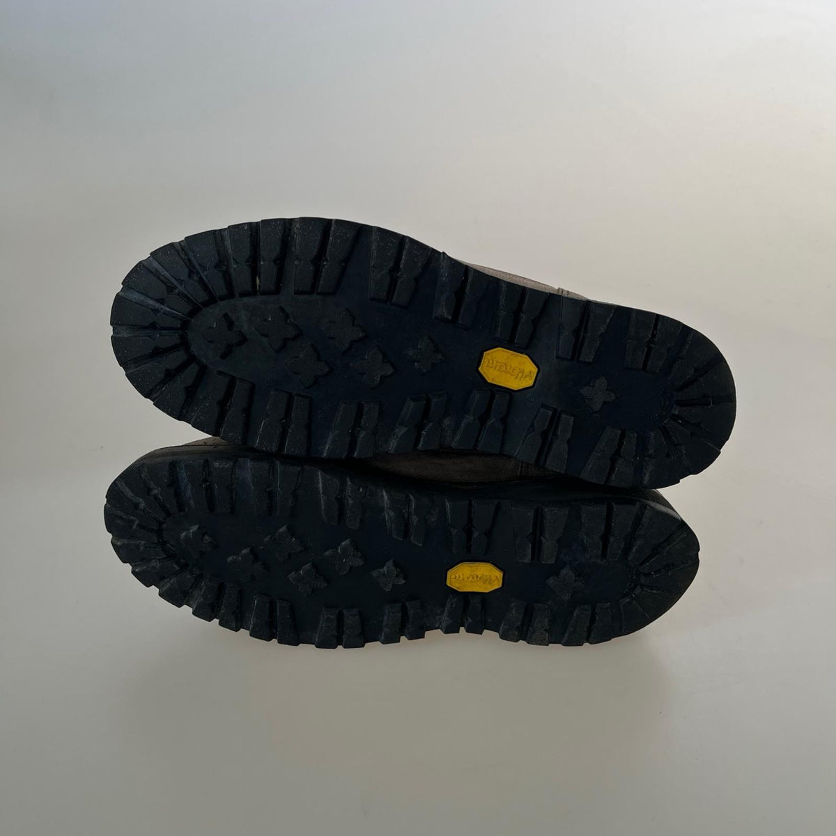 ブーツ ﾄﾚｯｷﾝｸﾞﾌﾞｰﾂ 30th アニバーサリー GORE-TEX　25.5cm カーキ
