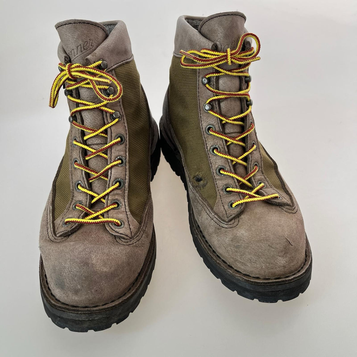 ブーツ ﾄﾚｯｷﾝｸﾞﾌﾞｰﾂ 30th アニバーサリー GORE-TEX　25.5cm カーキ