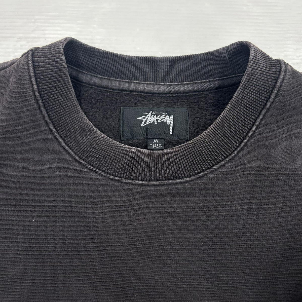 スウェット STUSSY VARSITY OVERSIZED CREW 茶 （M） M ブラック