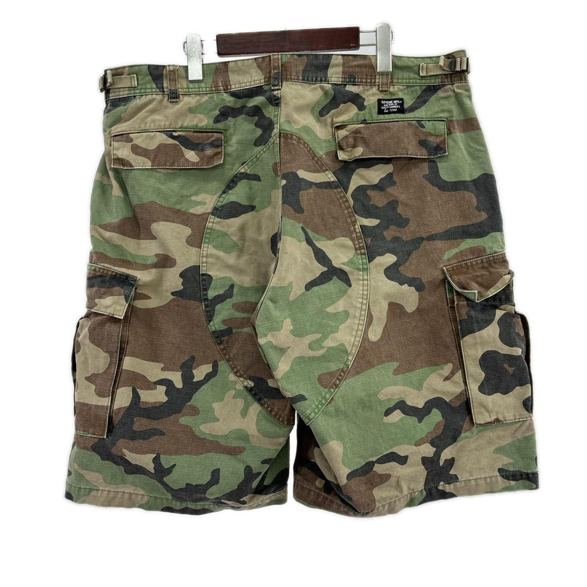 ショートパンツ 26SS ｶﾓ柄ｶｰｺﾞｼｮｰﾂ (38) 緑 38