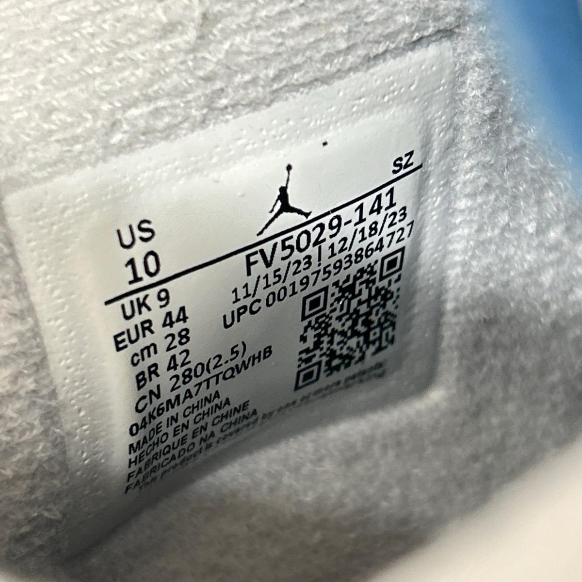 スニーカー AIR JORDAN 4　RETRO 28cm (US10 UK9 1/2 EU46)