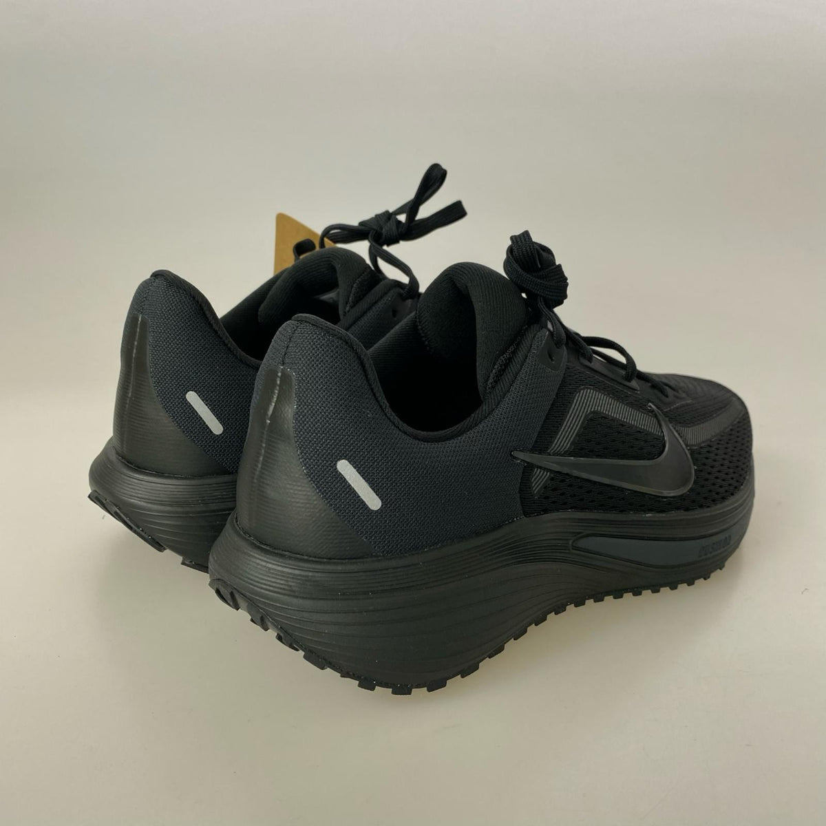 スニーカー QUEST 7/26cm/IM6368-001 26cm (US8 UK7 1/2 EU42) ブラック