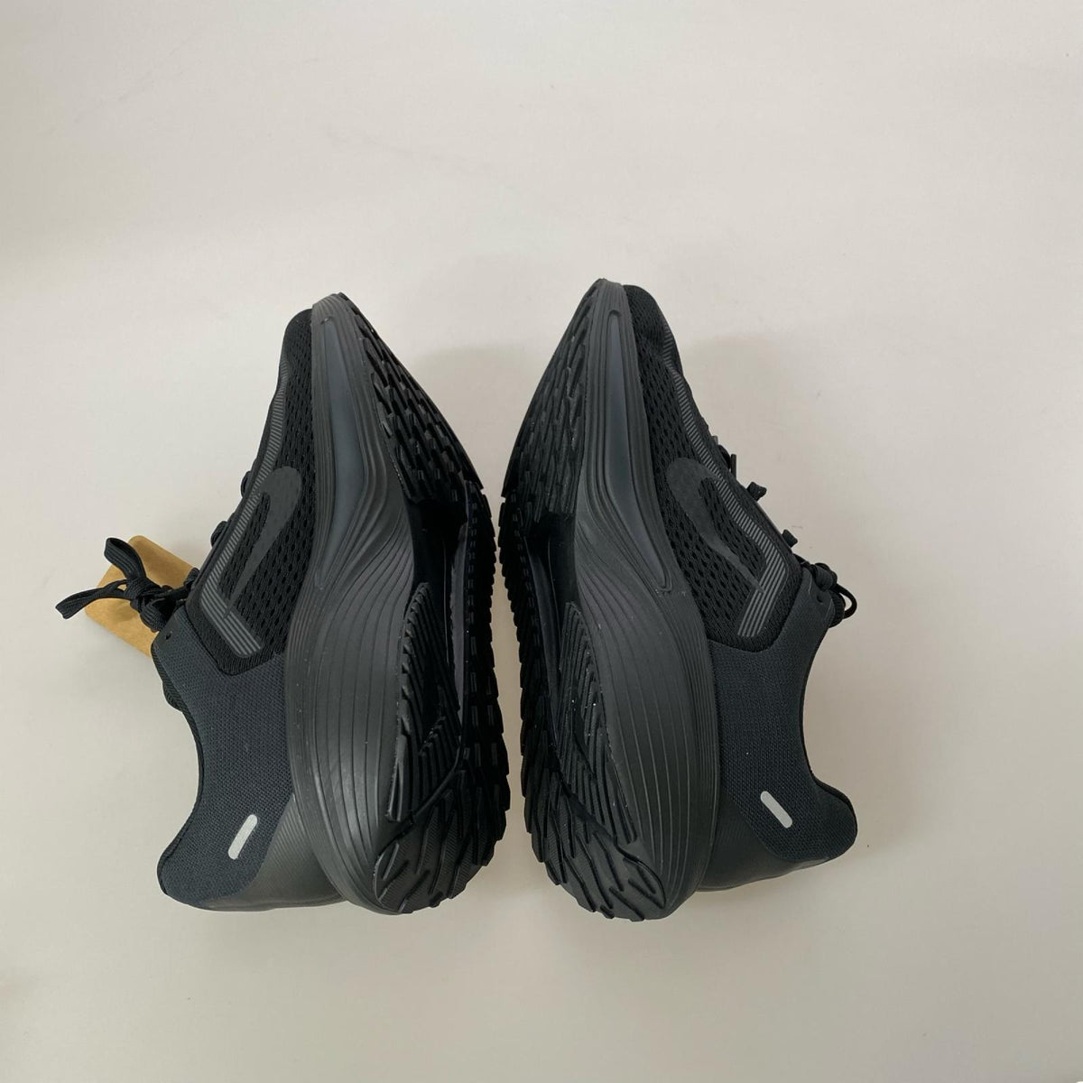 スニーカー QUEST 7/26cm/IM6368-001 26cm (US8 UK7 1/2 EU42) ブラック