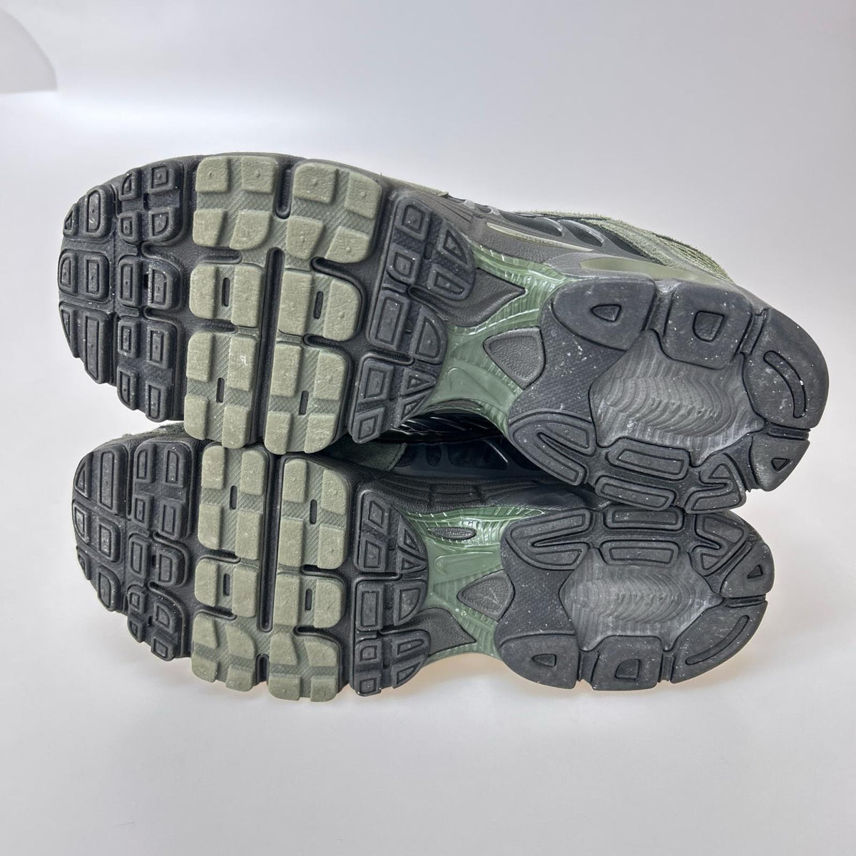 スニーカー AIR MAX MOTO ｶｰｺﾞｶｰｷ (29.5cm) 29.5cm (US11 1/2 UK11 EU49) カーキ