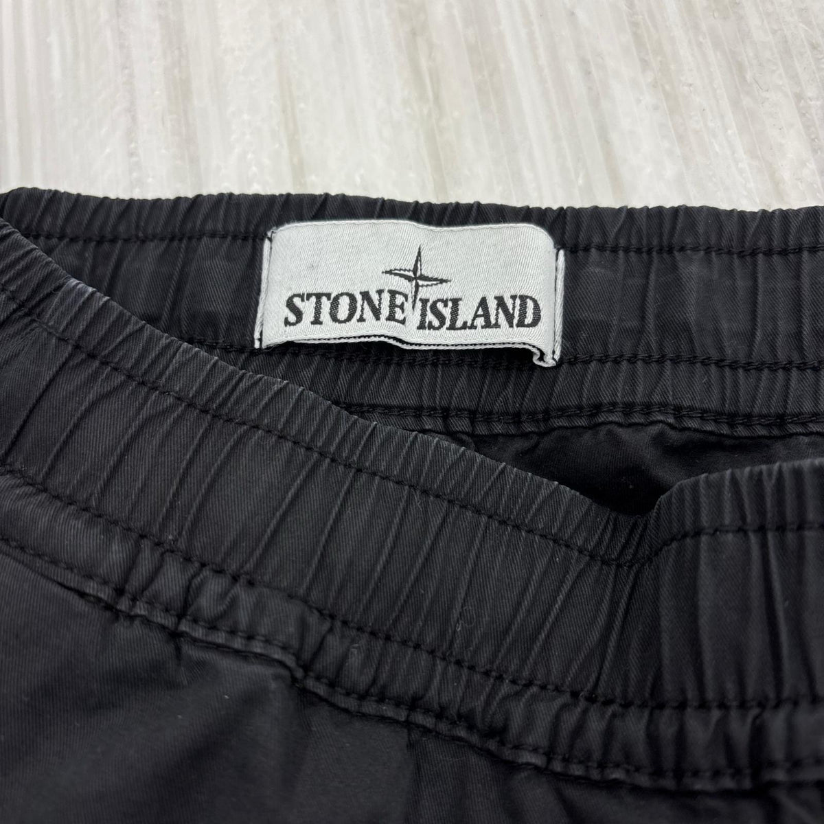 パンツ GARMENT-DYED TAPERED CARGO JOGGER PANTS ブラック