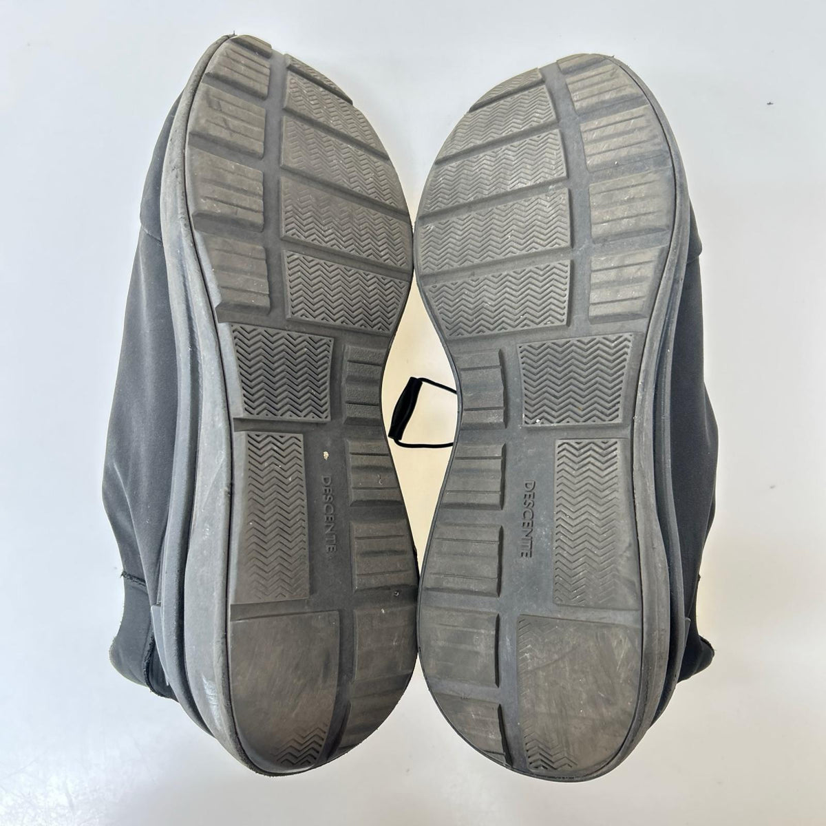 スニーカー ｽﾆｰｶｰ 黒　(27.0) 27cm (US9 UK8 1/2 EU44) ブラック