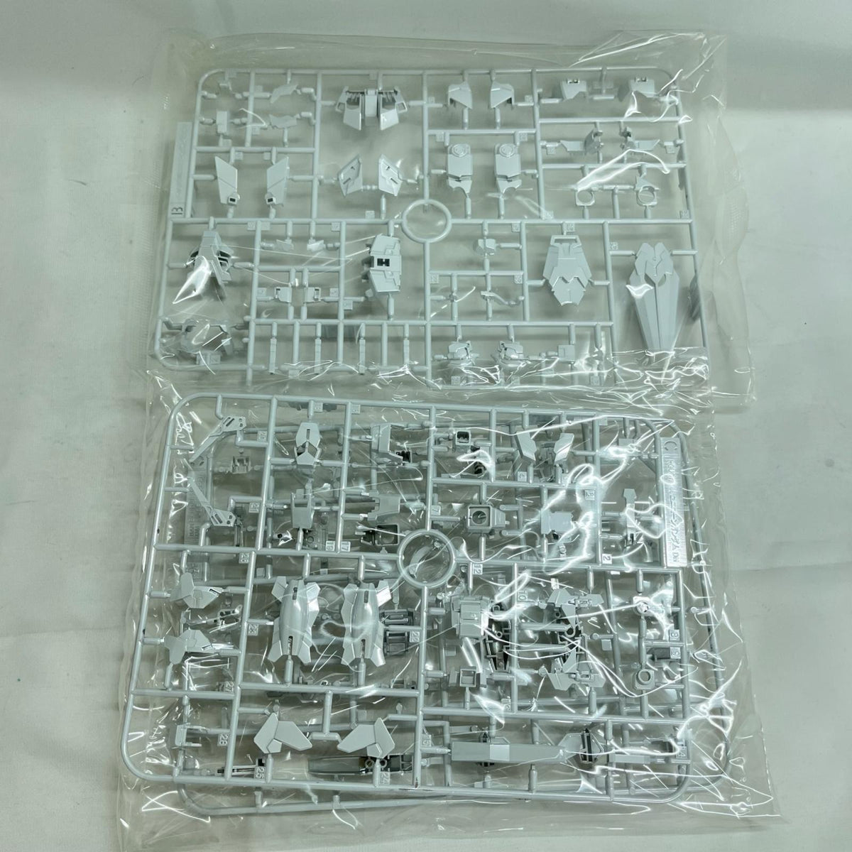 HG ユニコーンガンダム デストロイモード チタニウムフィニッシュ ユニコーンガンダム BANDAI ガンプラ