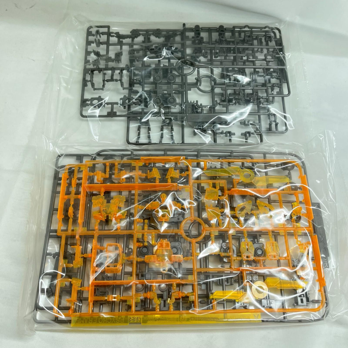 RX-0 ユニコーンガンダム2号機 バンシィ チタニウムフィニッシュ ユニコーンガンダム BANDAI ガンプラ