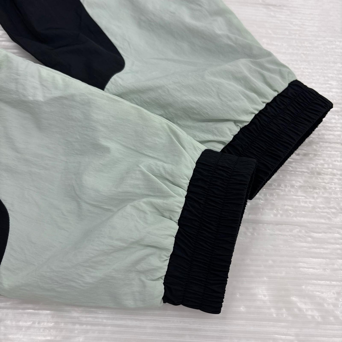 ジャケット ｳｲﾝﾄﾞｼﾞｬｹｯﾄ 裏ﾒｯｼｭ 黒 (L)
