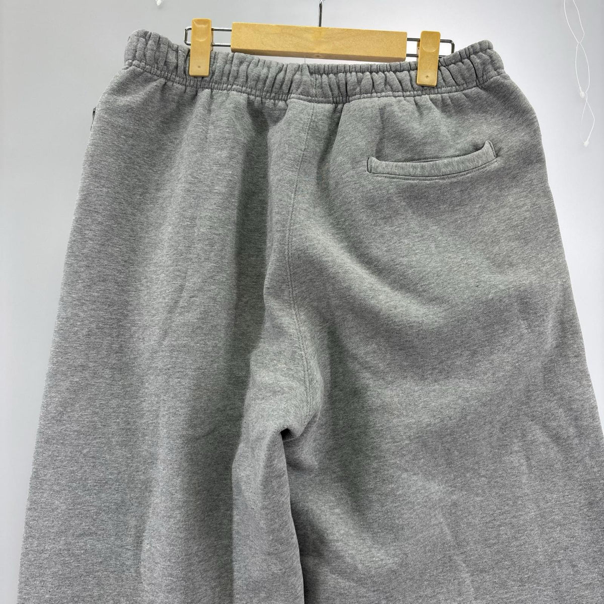 パンツ ×NIKE ｽｳｪｯﾄﾊﾟﾝﾂ S DJ9490-063 S グレー
