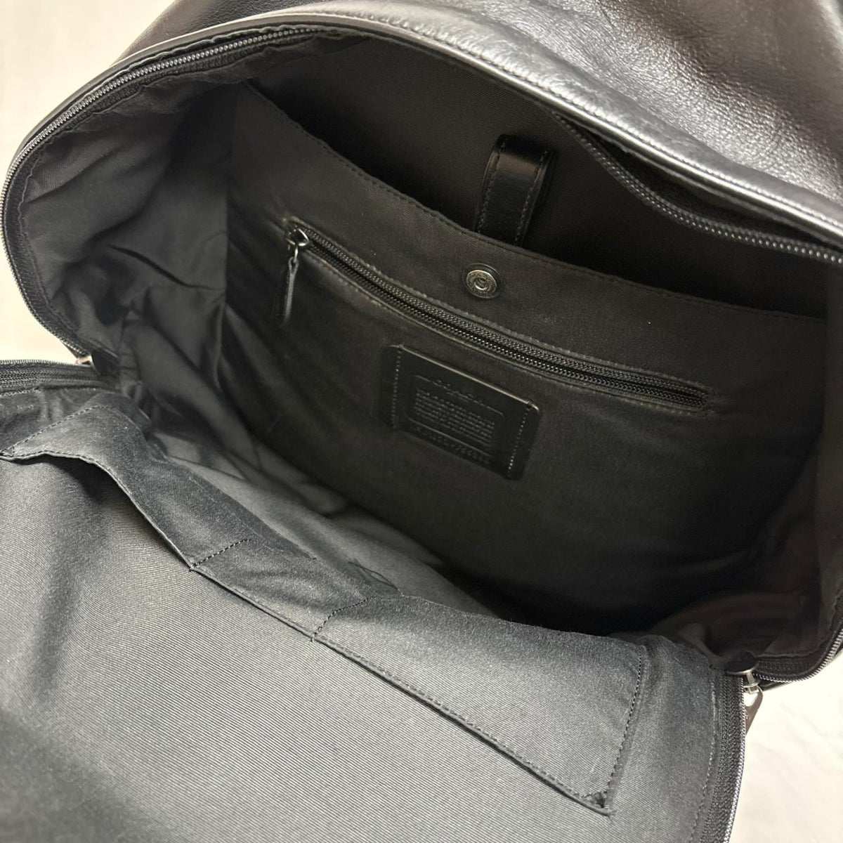 シグネチャー バックパック