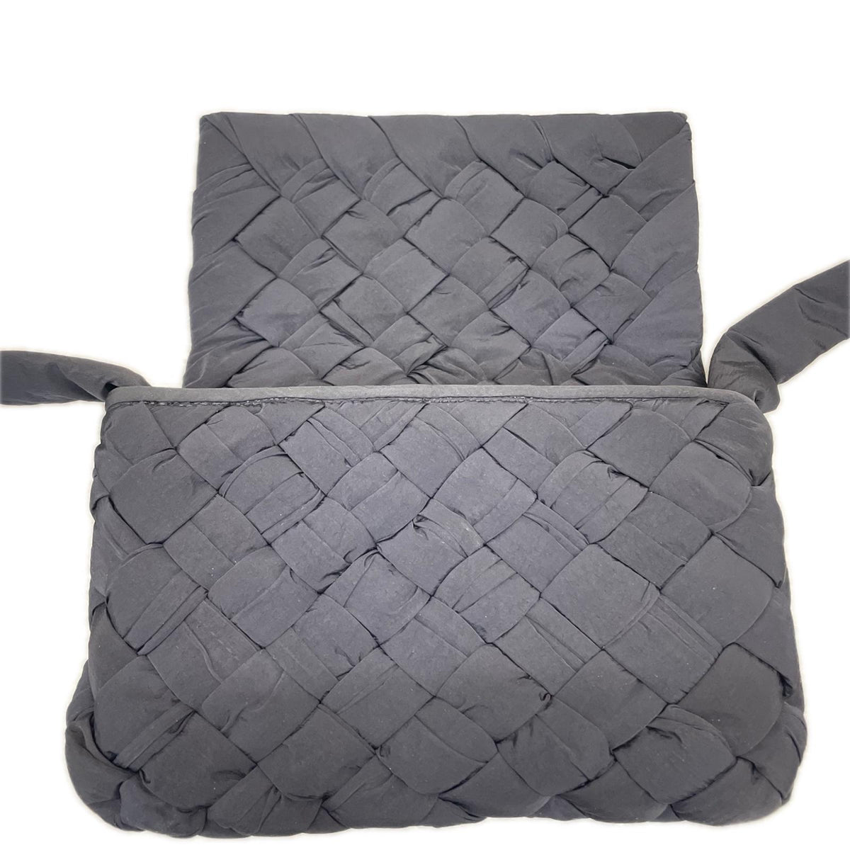 Bottega Veneta ｽﾓｰﾙﾗﾝﾌﾟﾙ ﾒｯｾﾝｼﾞｬｰﾊﾞｯｸﾞ