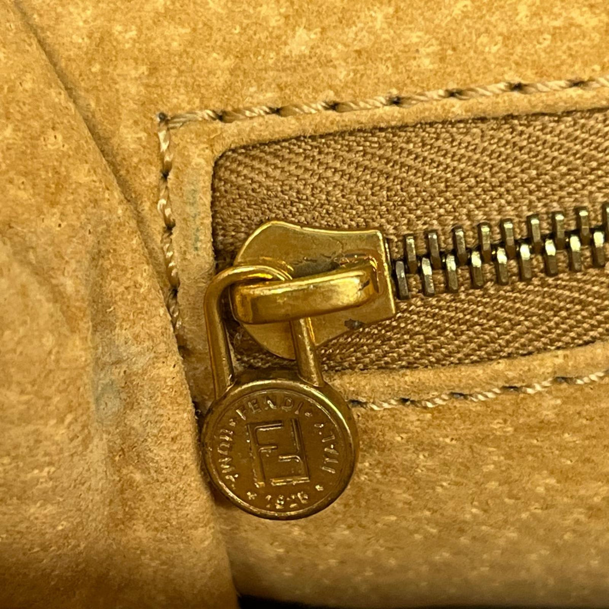 FENDI/FFロゴ/スエードショルダーバッグ