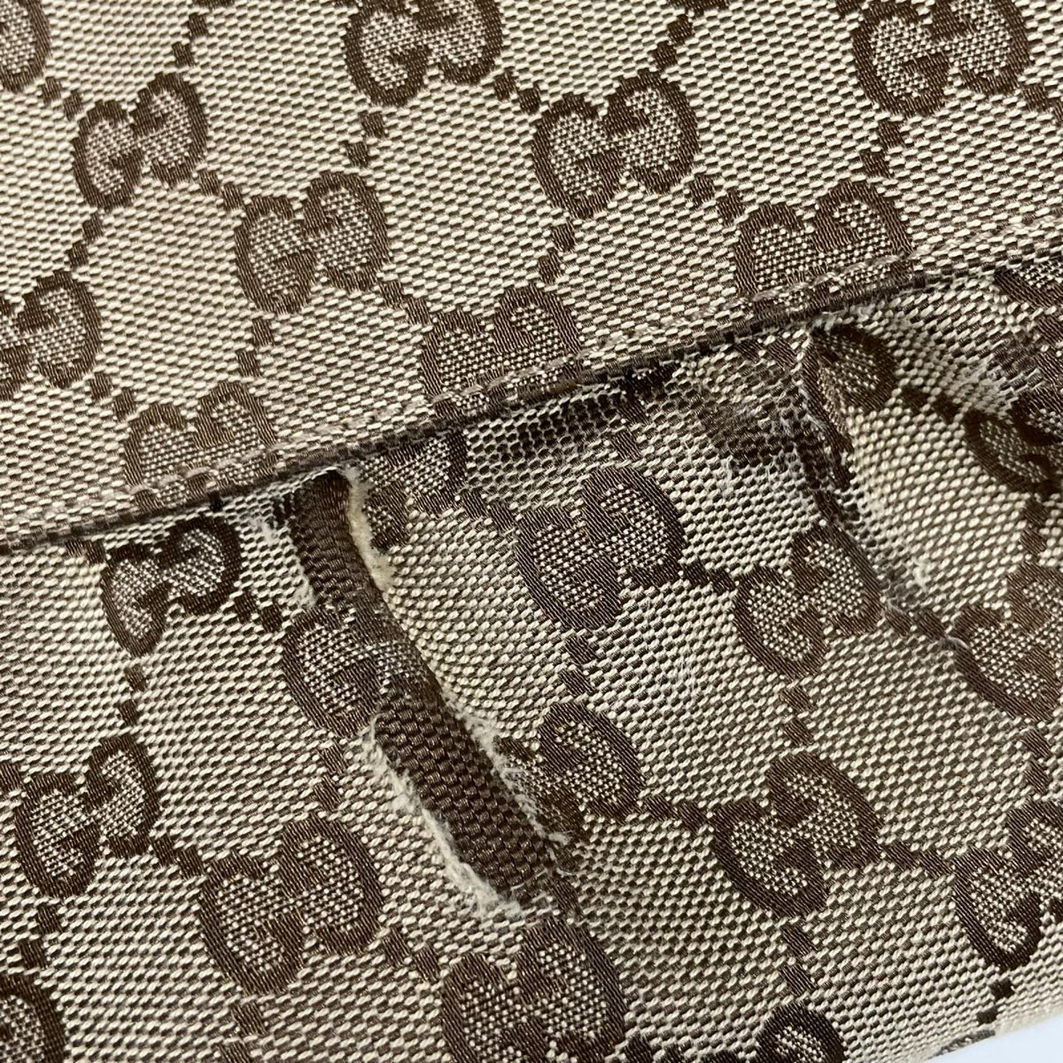 GUCCI/189833/GGｷｬﾝﾊﾞｽ/ｼｮﾙﾀﾞｰﾊﾞｯｸﾞ