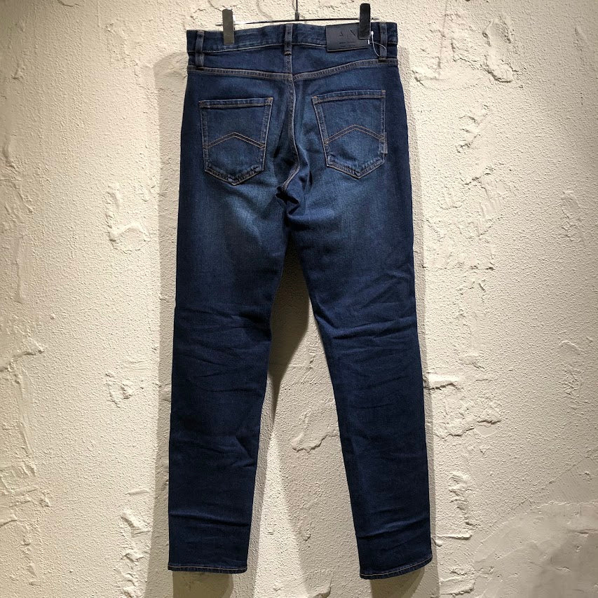 デニムパンツ ミディアムブルーウォッシュ コンフォートスリムフィット デニムパンツ