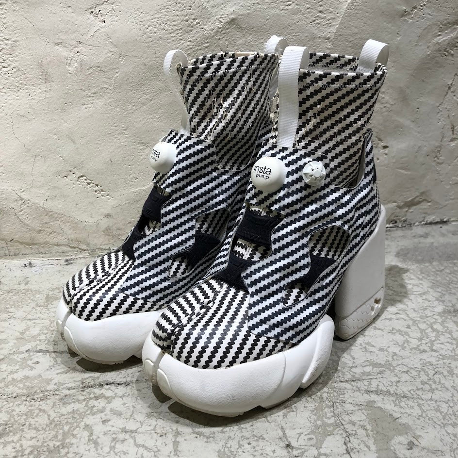 ブーツ ×Reebok Tabi Instapump Fury Hiハイカットスニーカー