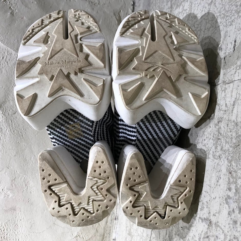 ブーツ ×Reebok Tabi Instapump Fury Hiハイカットスニーカー