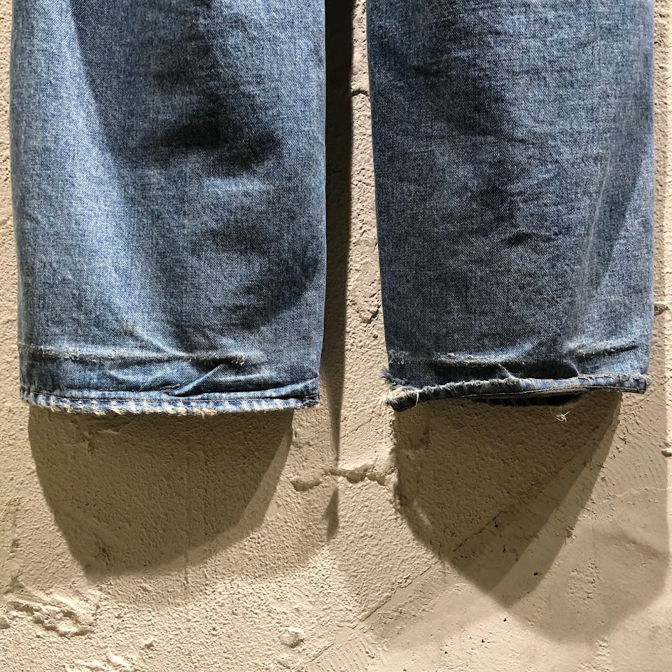 デニムパンツ VUJA DE STEVE DISTRESSED SELVEDGE JEANS
