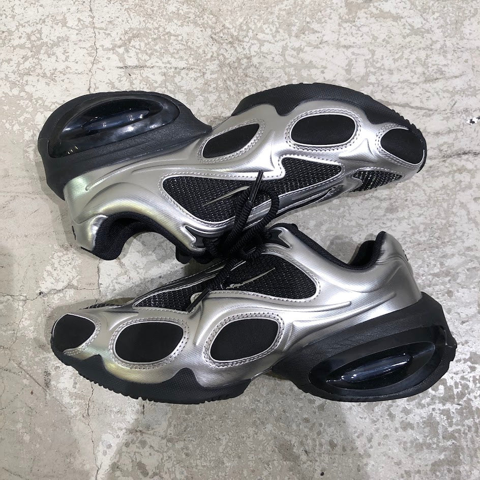 スニーカー AIR MAX MUSE 23.5