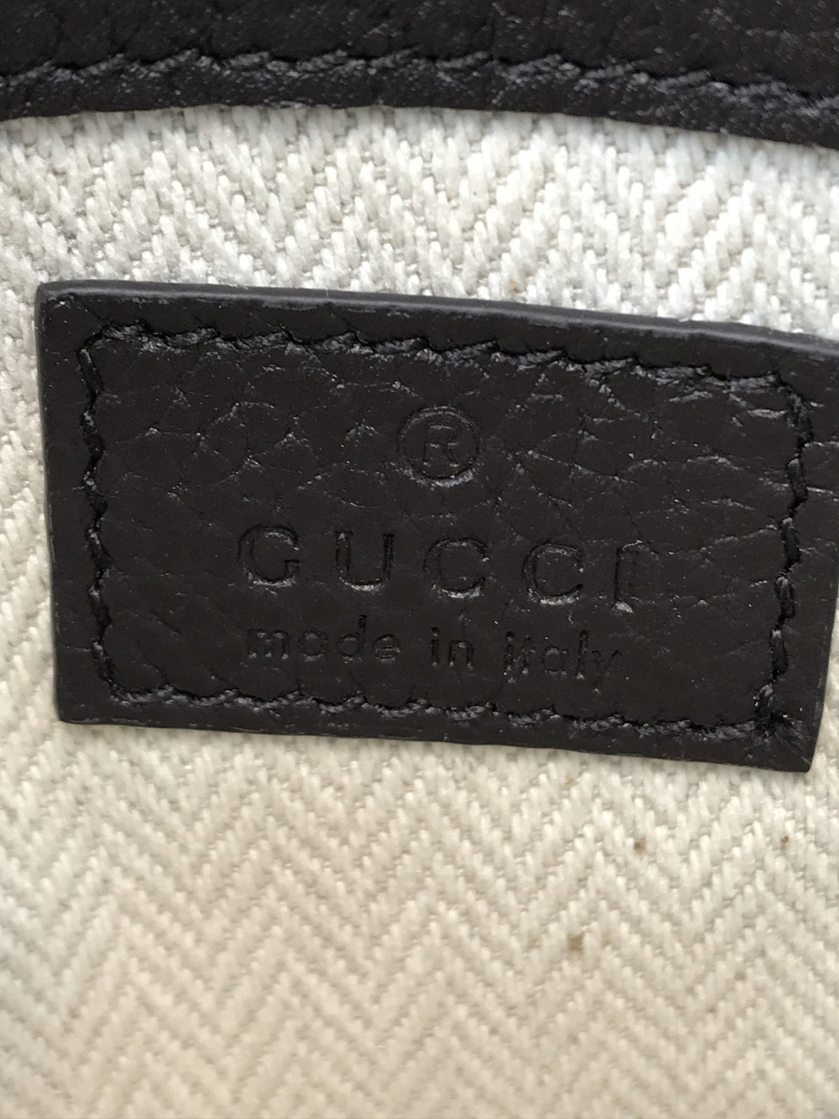 GUCCI ロゴマイクロショルダー 821831