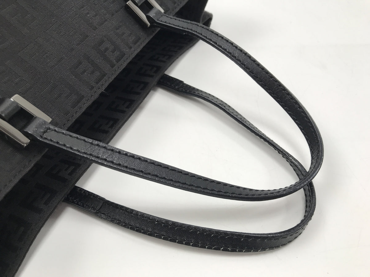 FENDI FF柄 ｽﾞｯｷｰﾉ 黒 8BH133