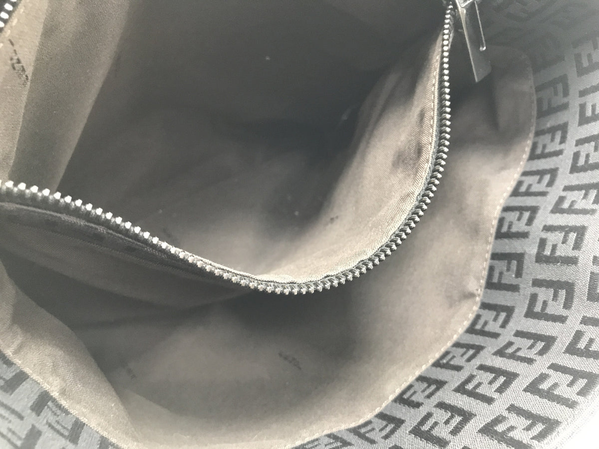 FENDI FF柄 ｽﾞｯｷｰﾉ 黒 8BH133