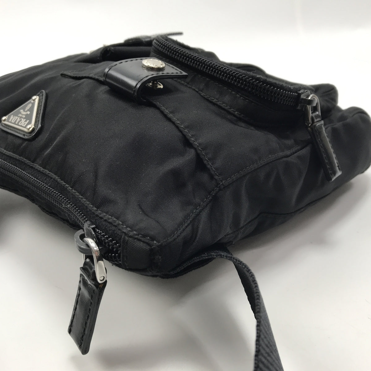 PRADA ﾎﾞﾃﾞｨﾊﾞｯｸﾞ ﾅｲﾛﾝ ﾄﾗｲｱﾝｸﾞﾙﾛｺﾞ