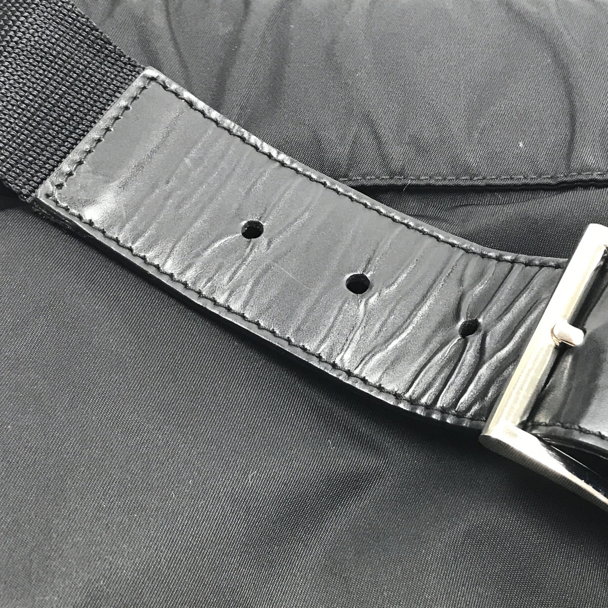 PRADA ﾎﾞﾃﾞｨﾊﾞｯｸﾞ ﾅｲﾛﾝ ﾄﾗｲｱﾝｸﾞﾙﾛｺﾞ