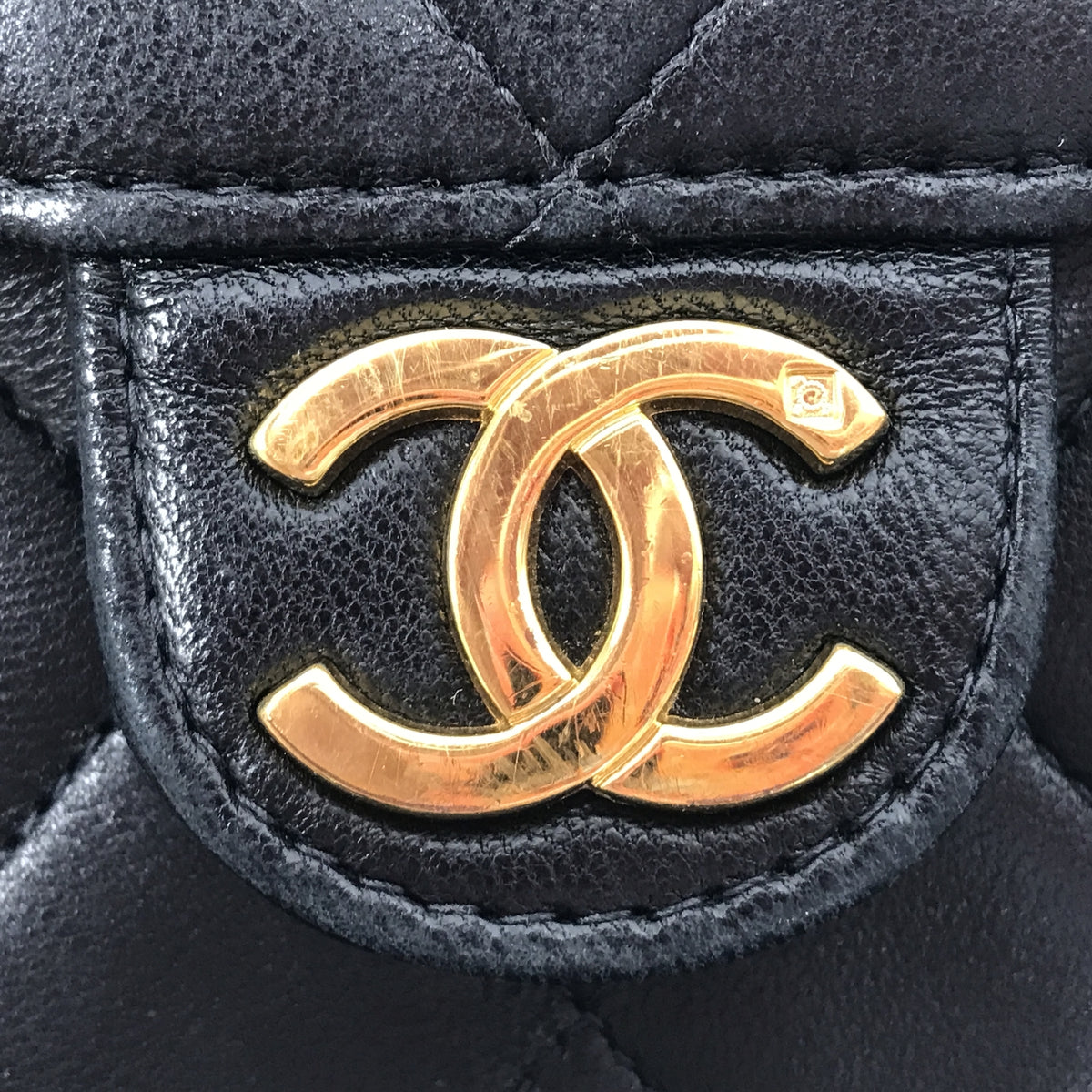 CHANEL ﾗﾑｽｷﾝ ﾏﾄﾗｯｾ ﾁｪｰﾝｼｮﾙﾀﾞｰﾊﾞｯｸﾞ ﾌﾞﾗｯｸ