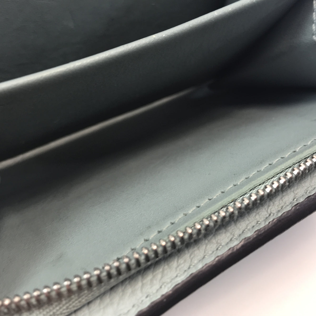 LV/マヒナ ポルトフォイユ クレア M80628
