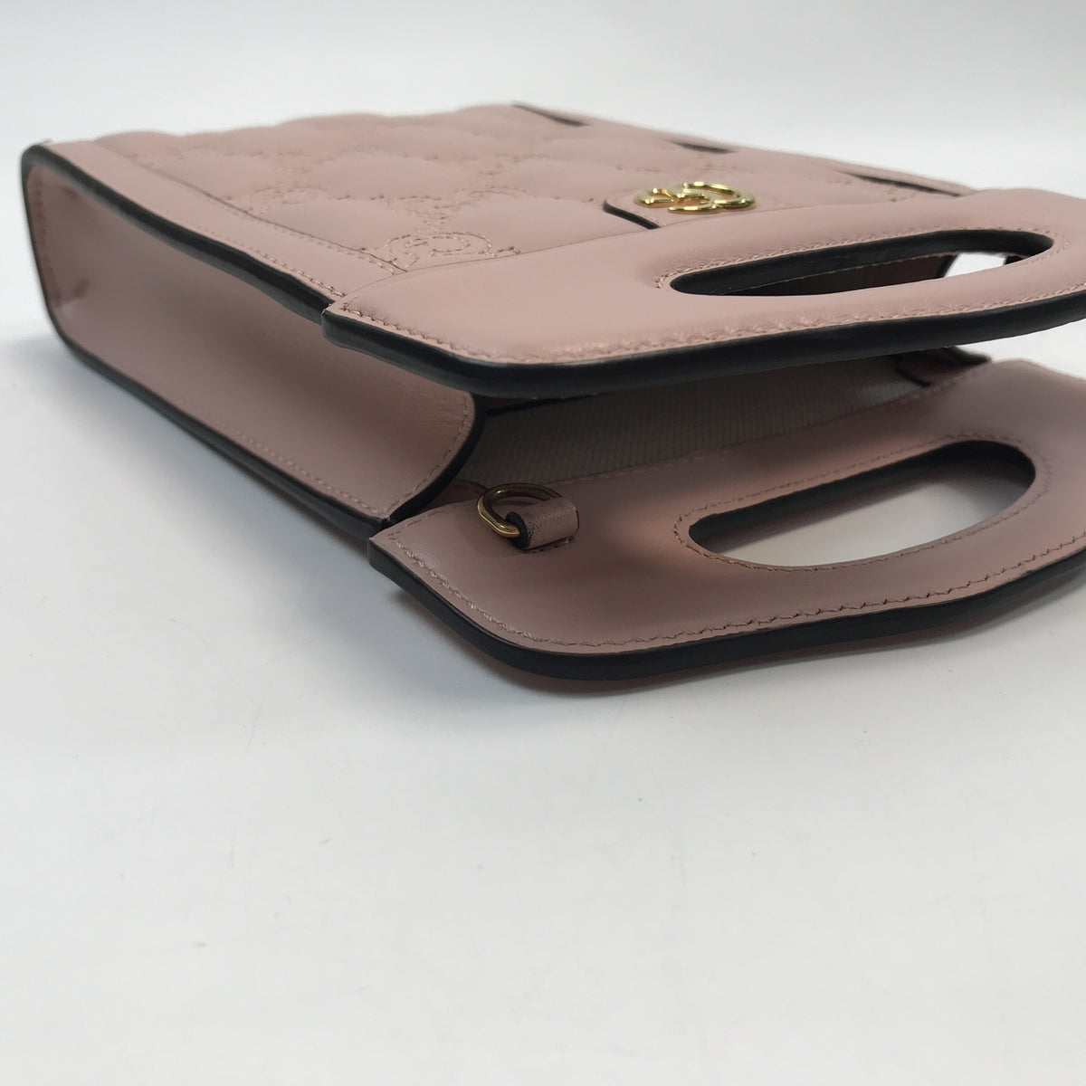 GUCCI GGマトラッセ ピンク