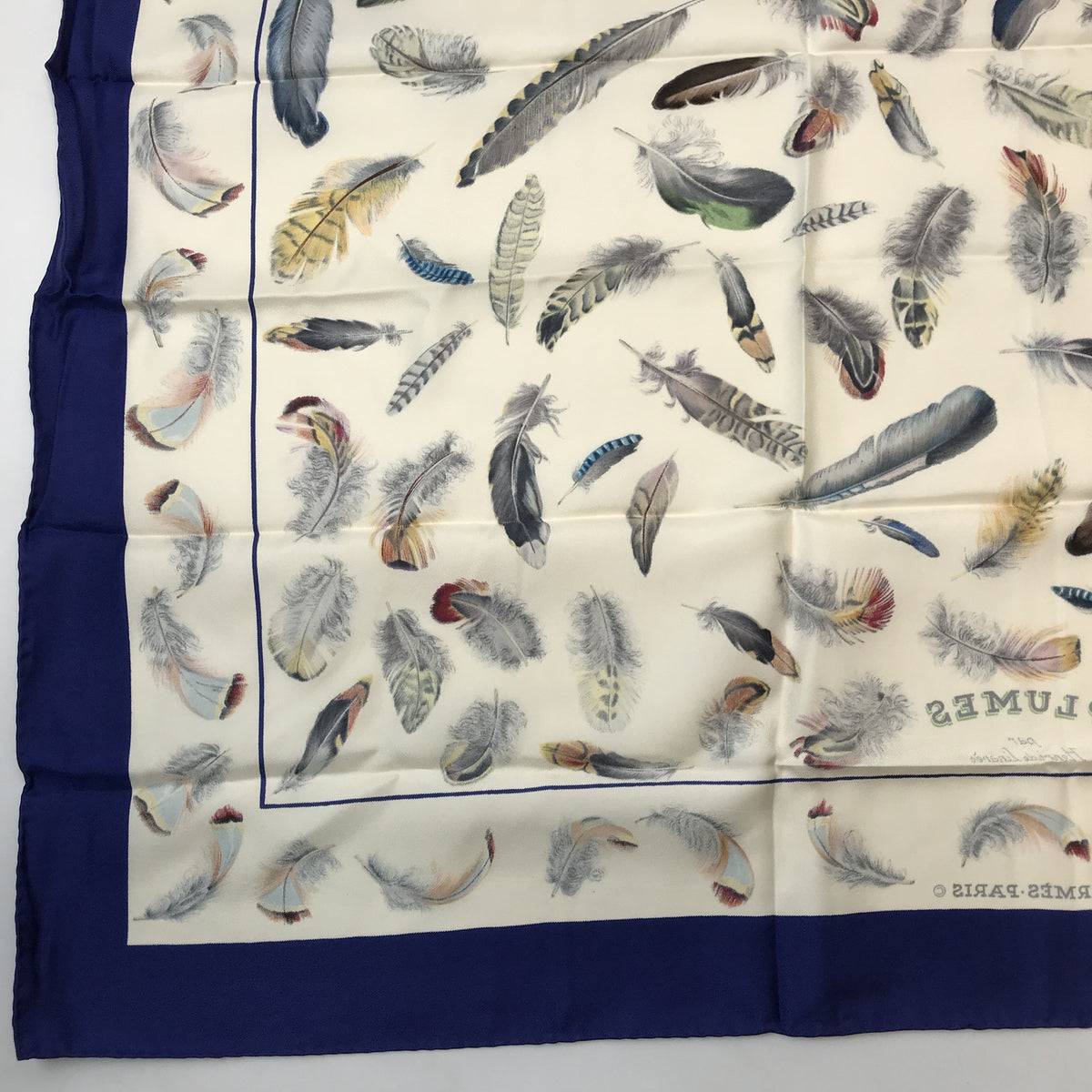 HERMES カレ90 PLUMES 羽根柄