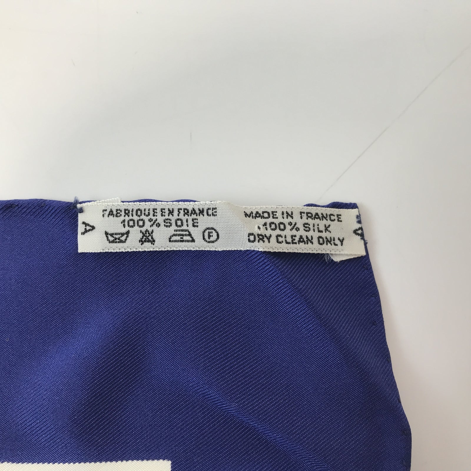 HERMES カレ90 PLUMES 羽根柄