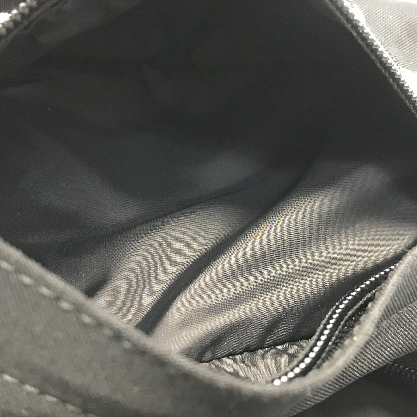 Balenciaga ウィール ナイロン ボディバッグ 533009