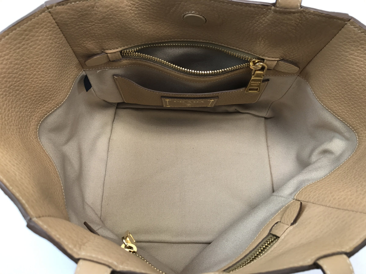 PRADA/レザー/トートバッグ/ベージュ