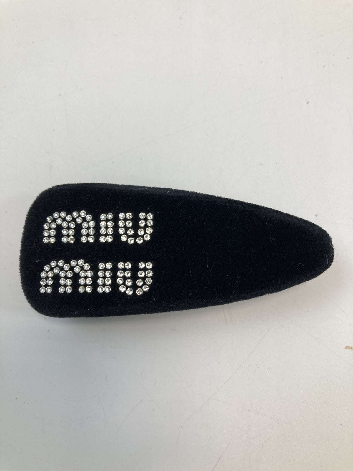 バレッタ　黒　ベロア