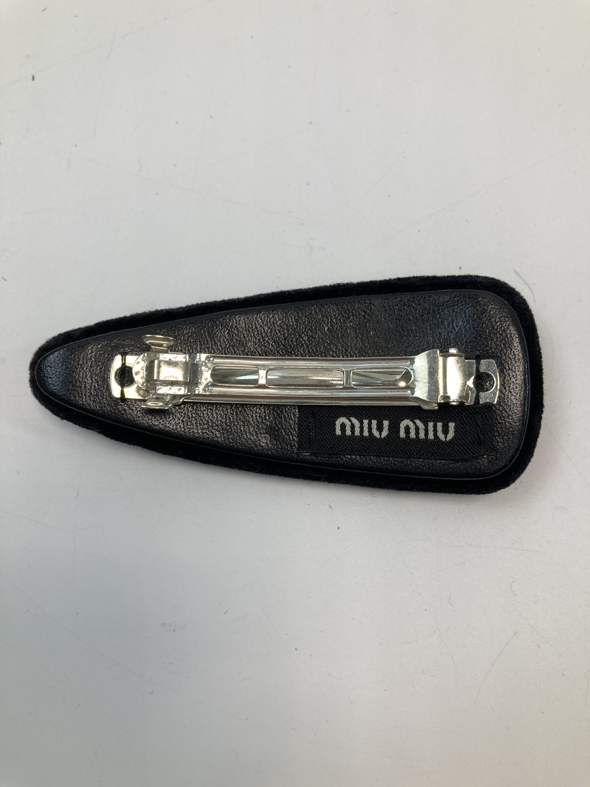 バレッタ　黒　ベロア
