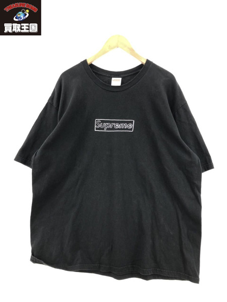 Tシャツ/カットソー(半袖/袖なし)supreme KAWS Chalk Logo Tee Black ...