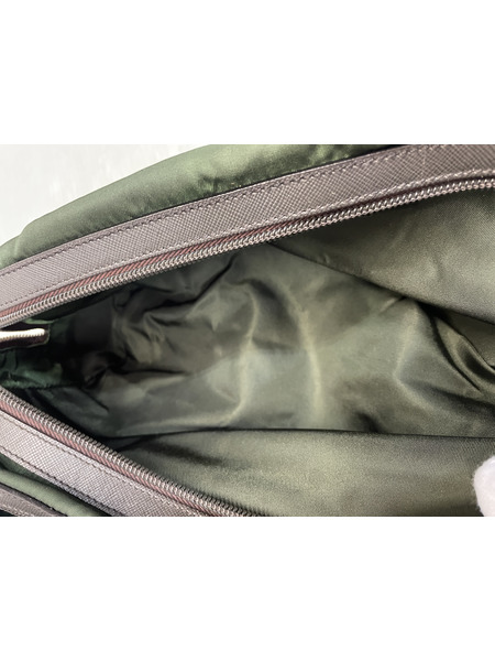 PRADA 三角プレート ナイロンセカンドバッグ カーキ